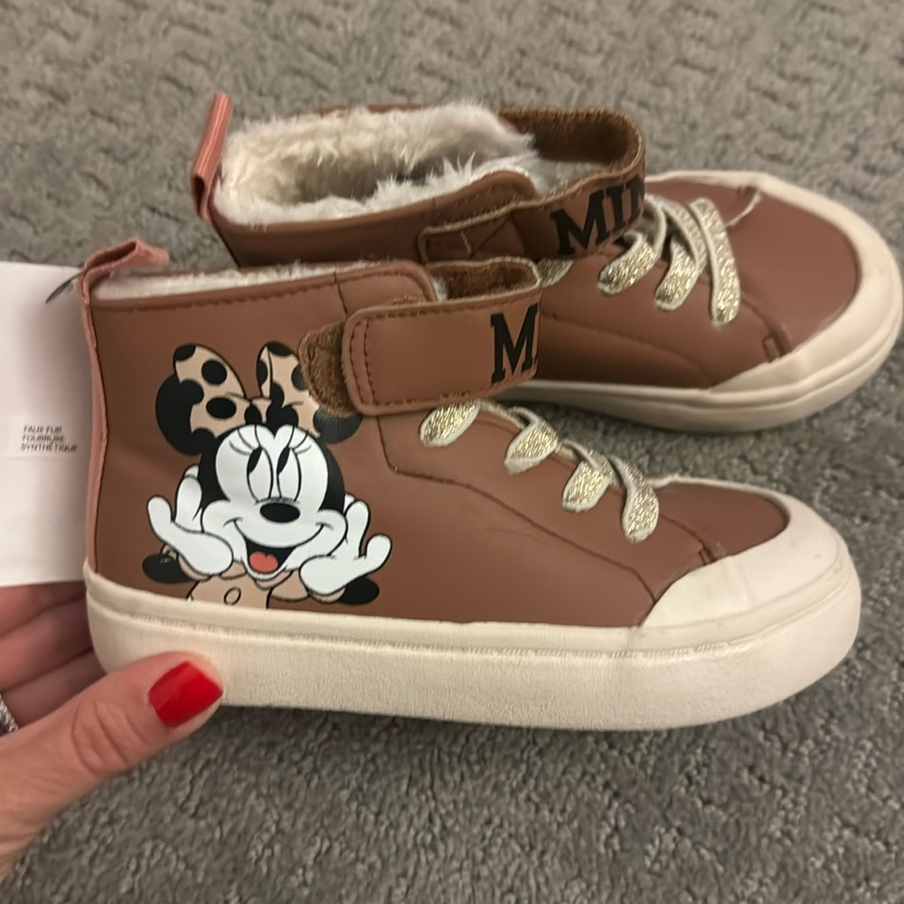 Zara Minnie Mouse Leather Shoe